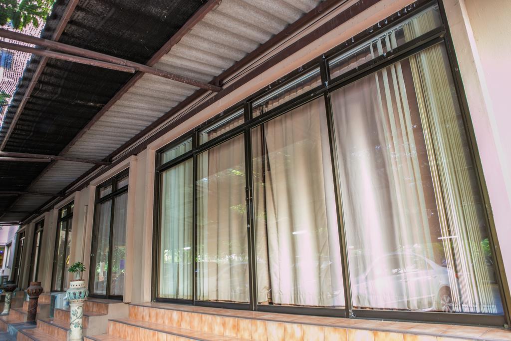 United Place Bangsaen Exterior foto
